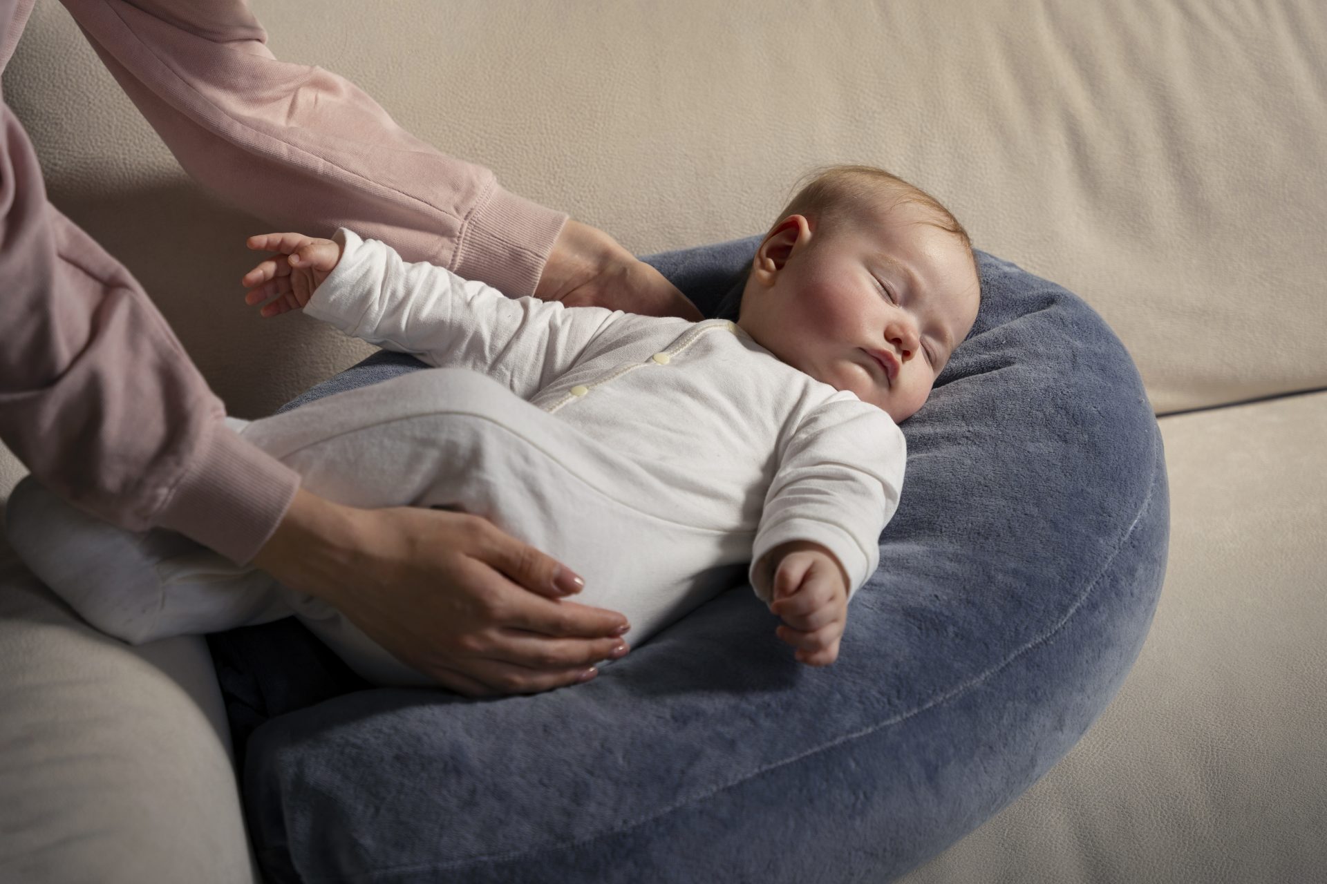 side-view-mother-with-cute-newborn